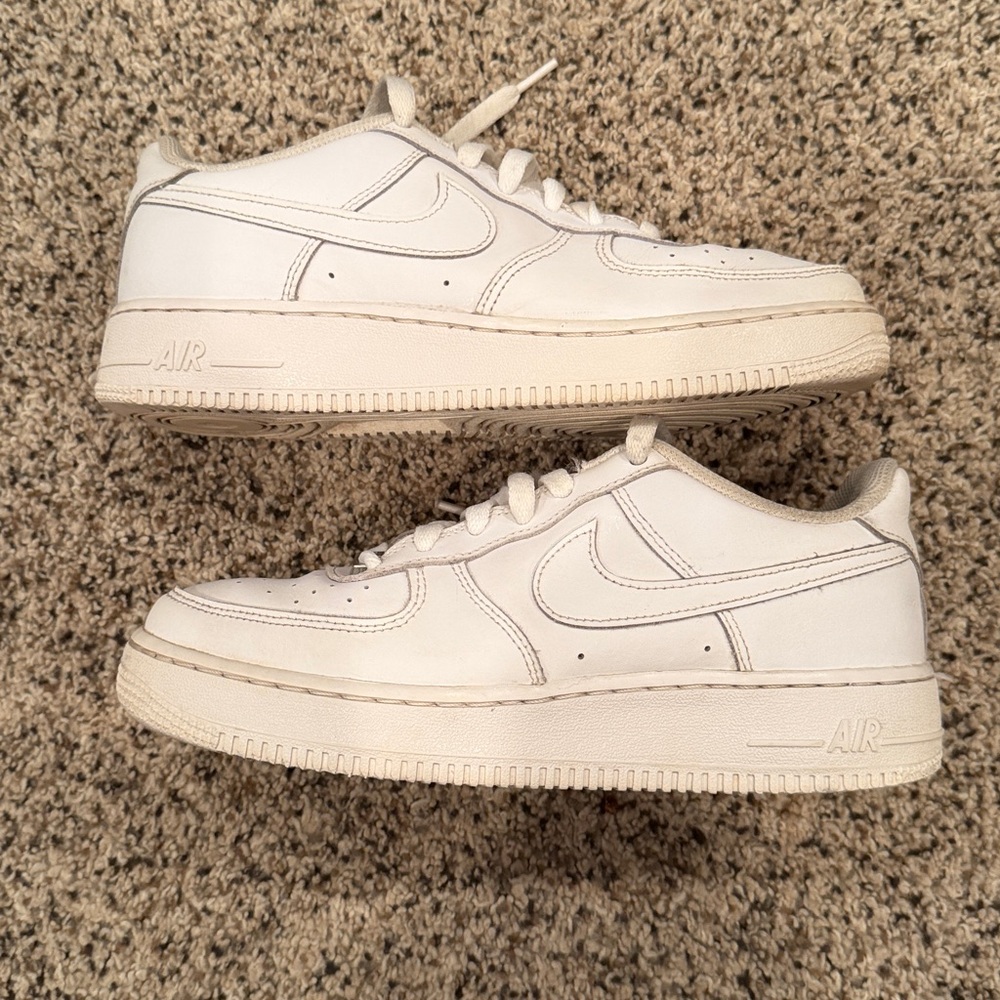Youth Air Force 1 size 6.5